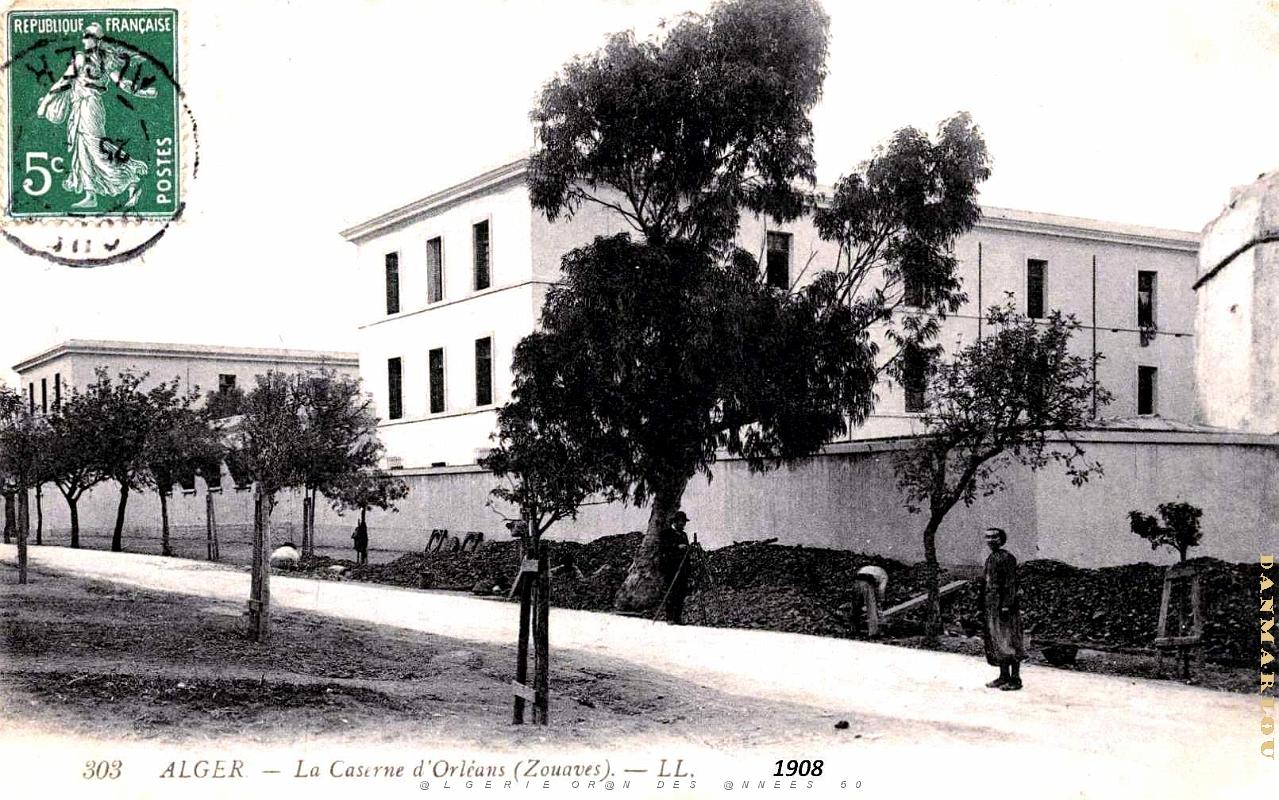 Alger - Caserne d'Orleans - Zouaves - 1908.jpg